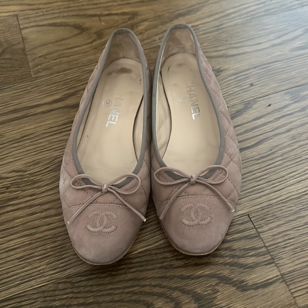 Chanel Suede Quilted Ballet Flats - Taupe, Size 37 C